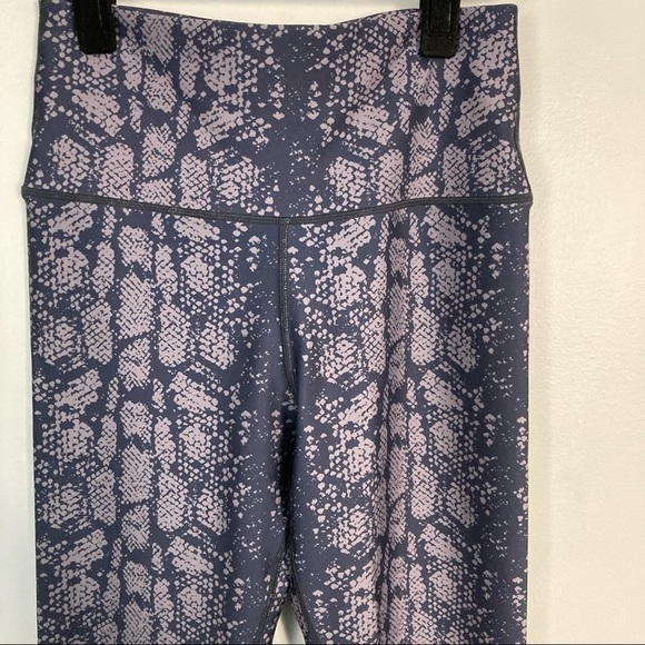 SOULCYCLE High Rise Milestone Snakeskin Tights In Odyssey Snake Print - Picture 4 of 8